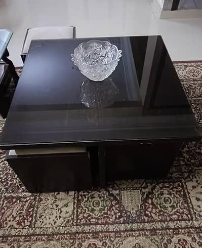 4 person center tablet and chairs