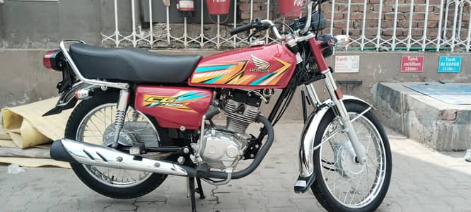 CG 125 ONLY 3 MONTHS USE BRAND NEW CONDITION