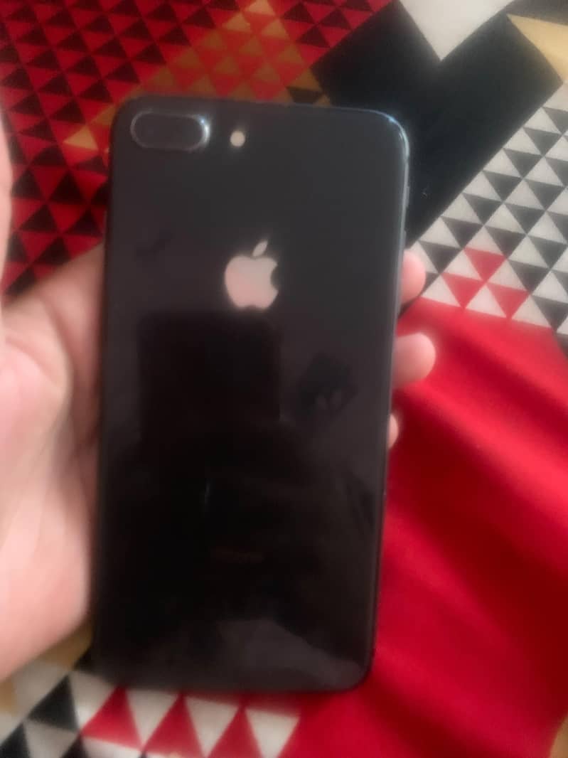 Apple iPhone 8 Plus 1