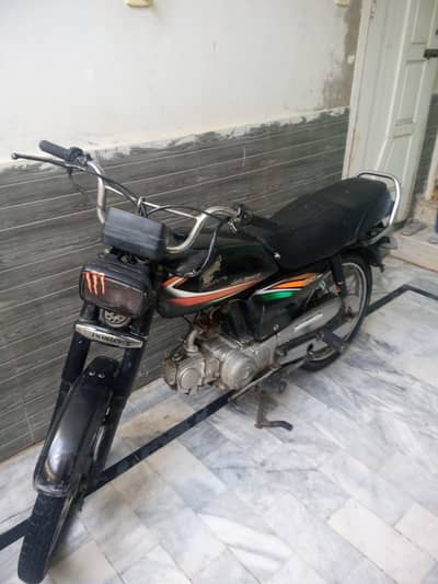CD 70 2016 model used condition 10/10