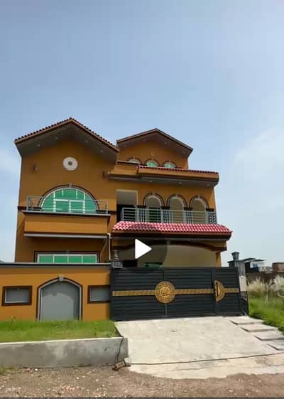 5 Marla full house available for rent in FMC adjacent to multi garden B17