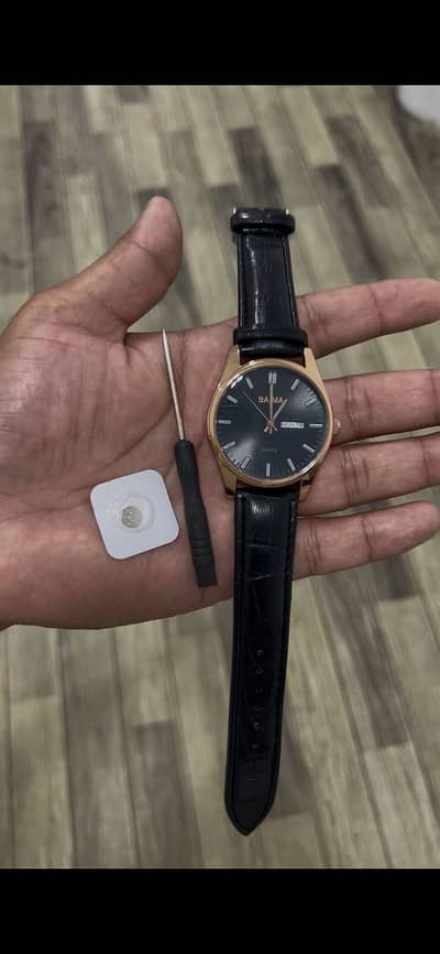Luxurious watch Time+Date+Day