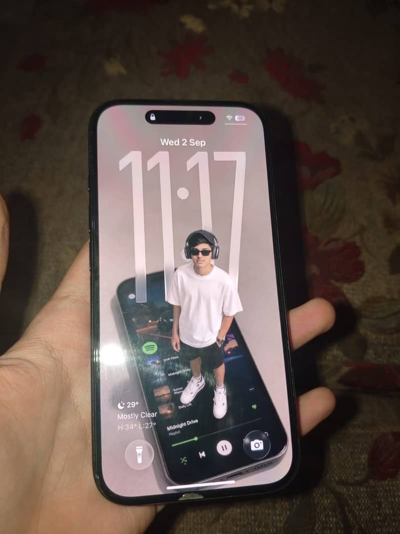 Apple iPhone 16 2