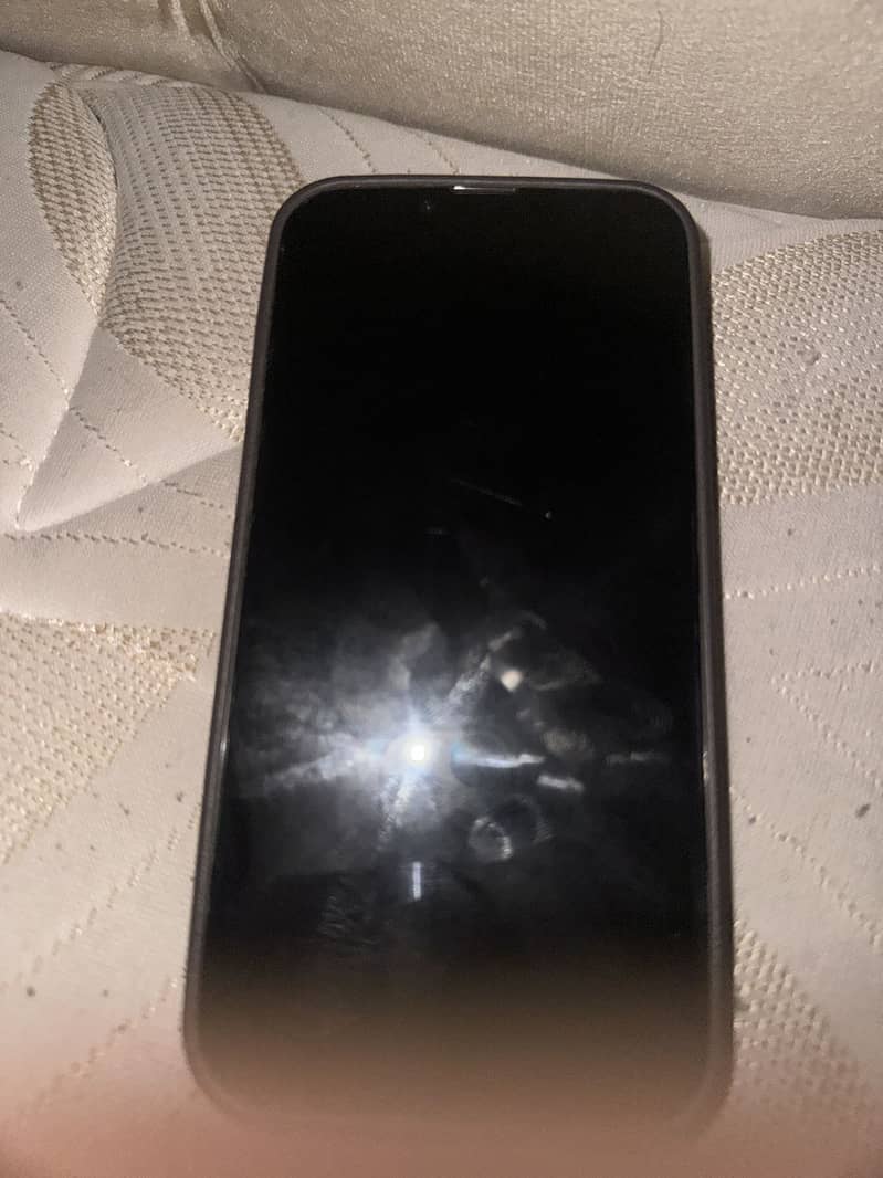 Apple iPhone 13 4