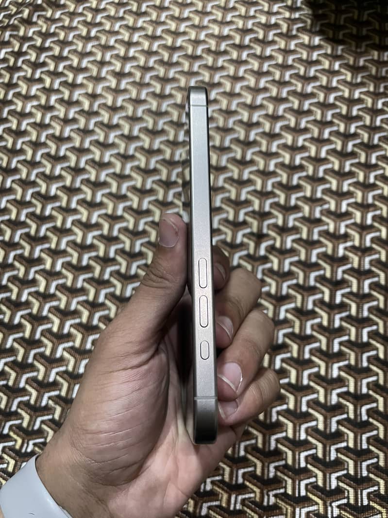 Apple iPhone 15 Pro 1