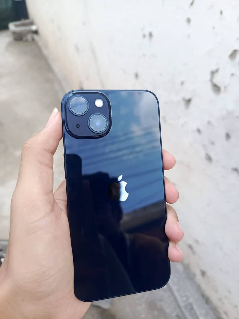 Apple iPhone 13 0