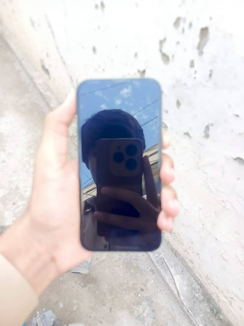 Apple iPhone 13 4