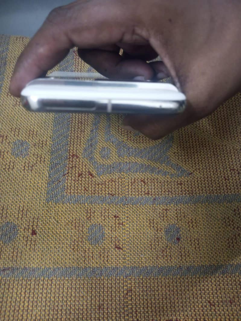 Google Pixel 8 Pro 4