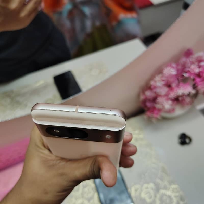 Google Pixel 8 10/10 condition 2