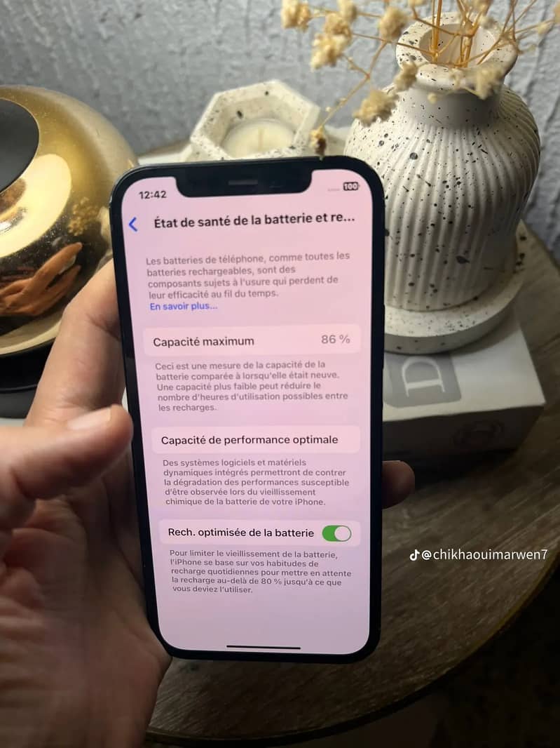 Apple iPhone 12 4