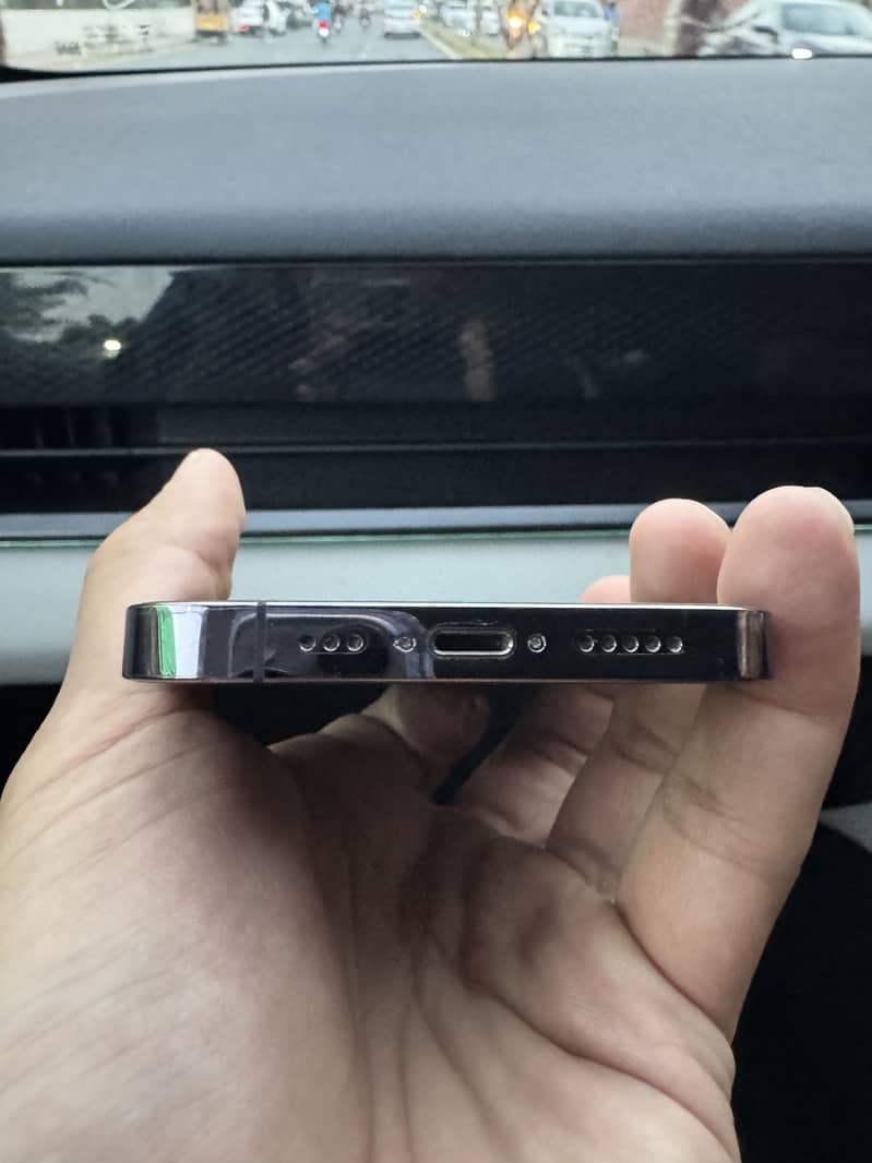 Apple iPhone 14 Pro 0
