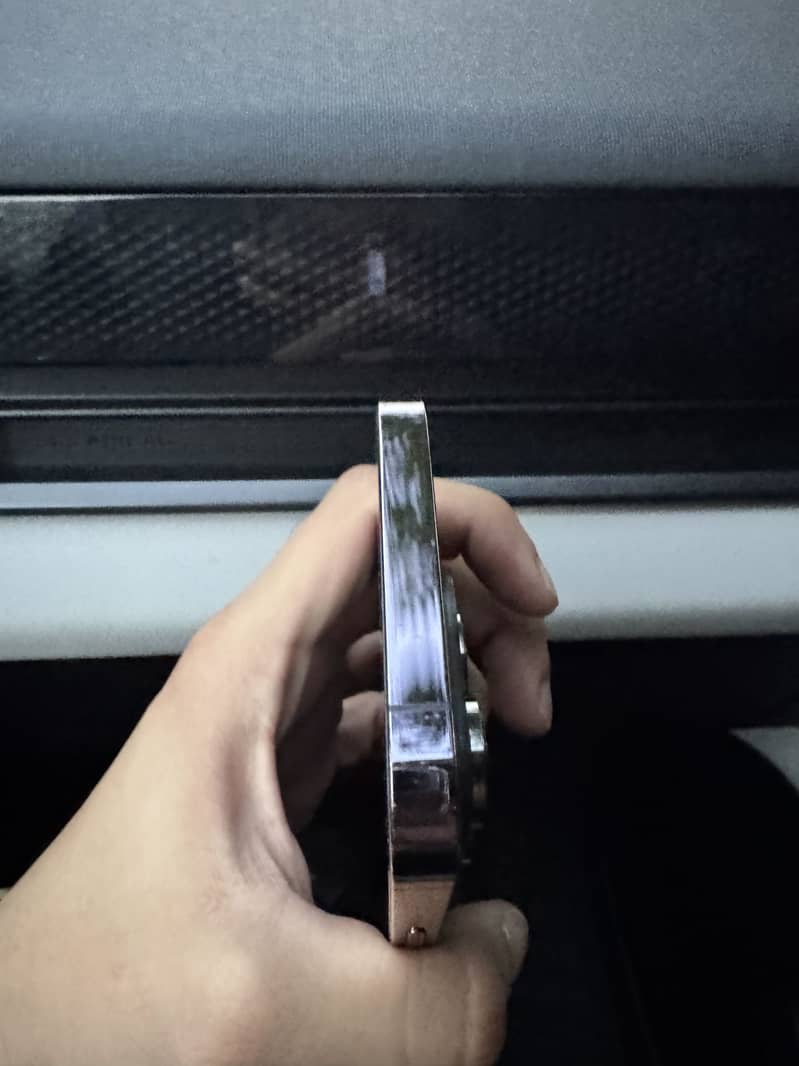 Apple iPhone 14 Pro 4