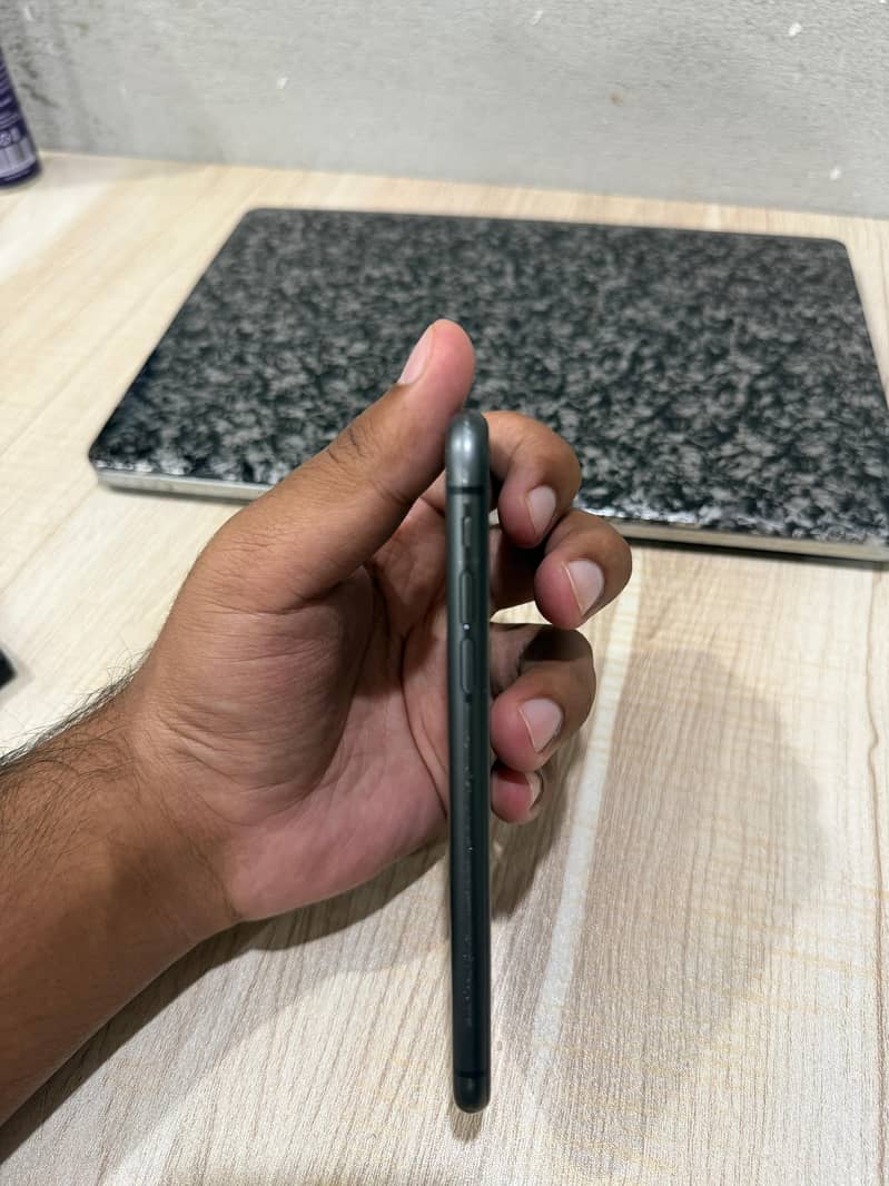Apple iPhone 11 6