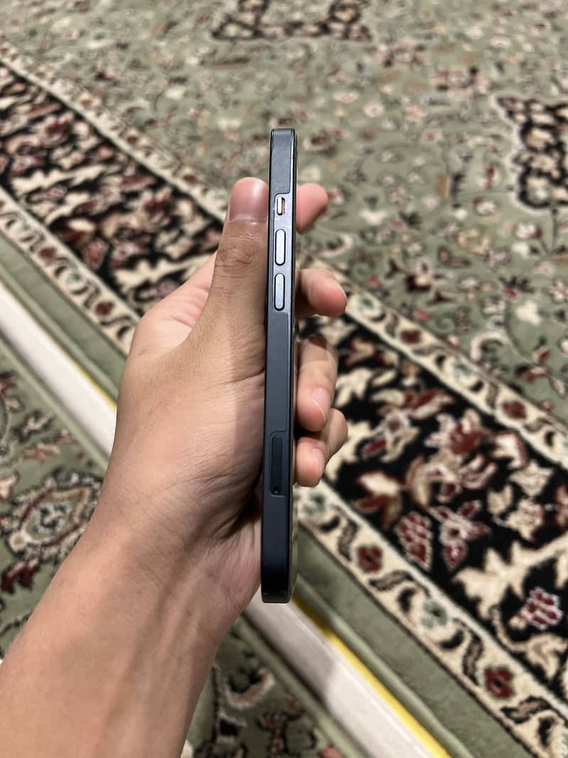 Apple iPhone 13 3