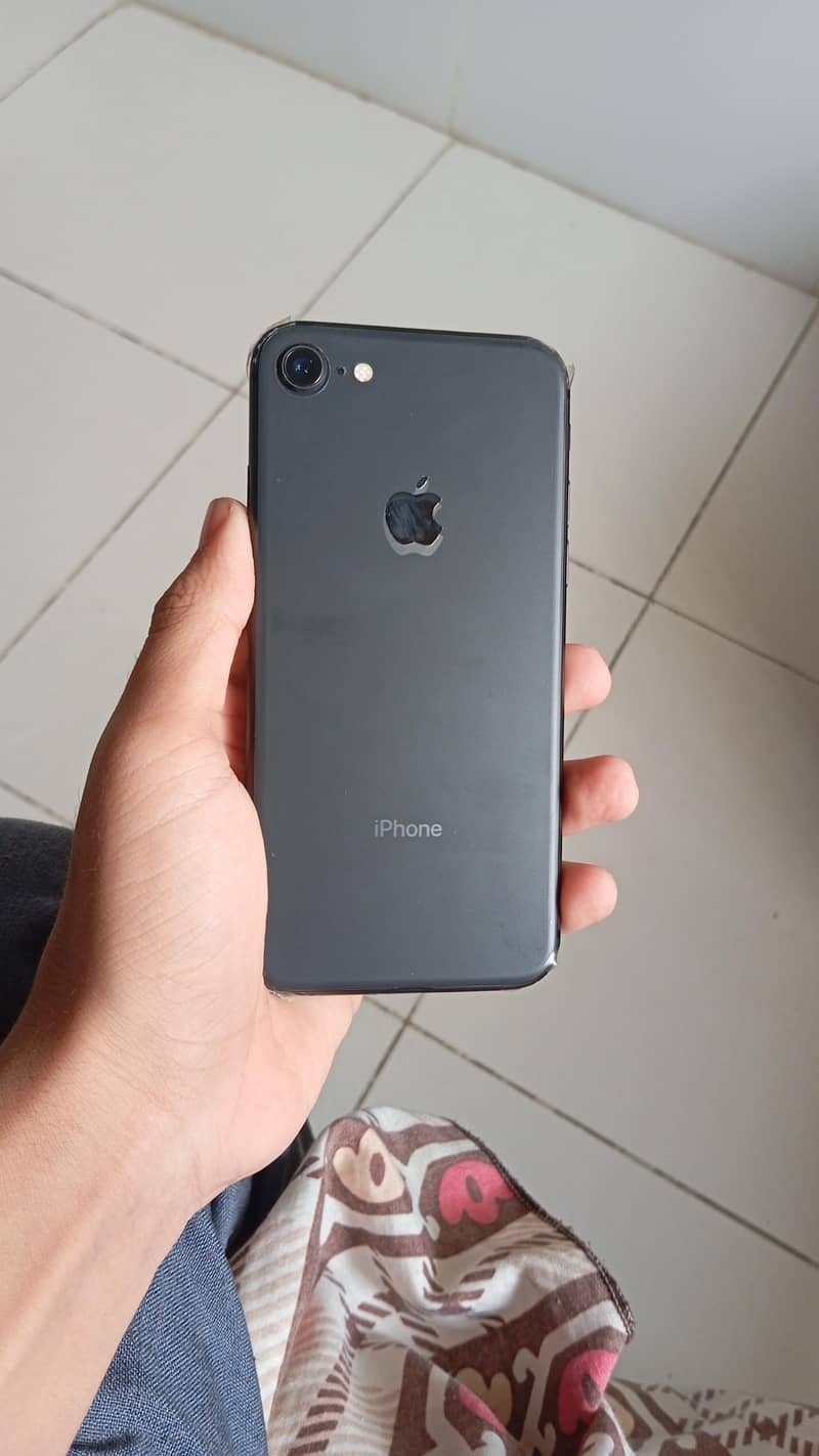 Apple iPhone 8 3