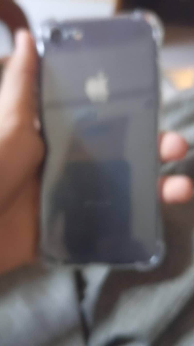 Apple iPhone 8 5