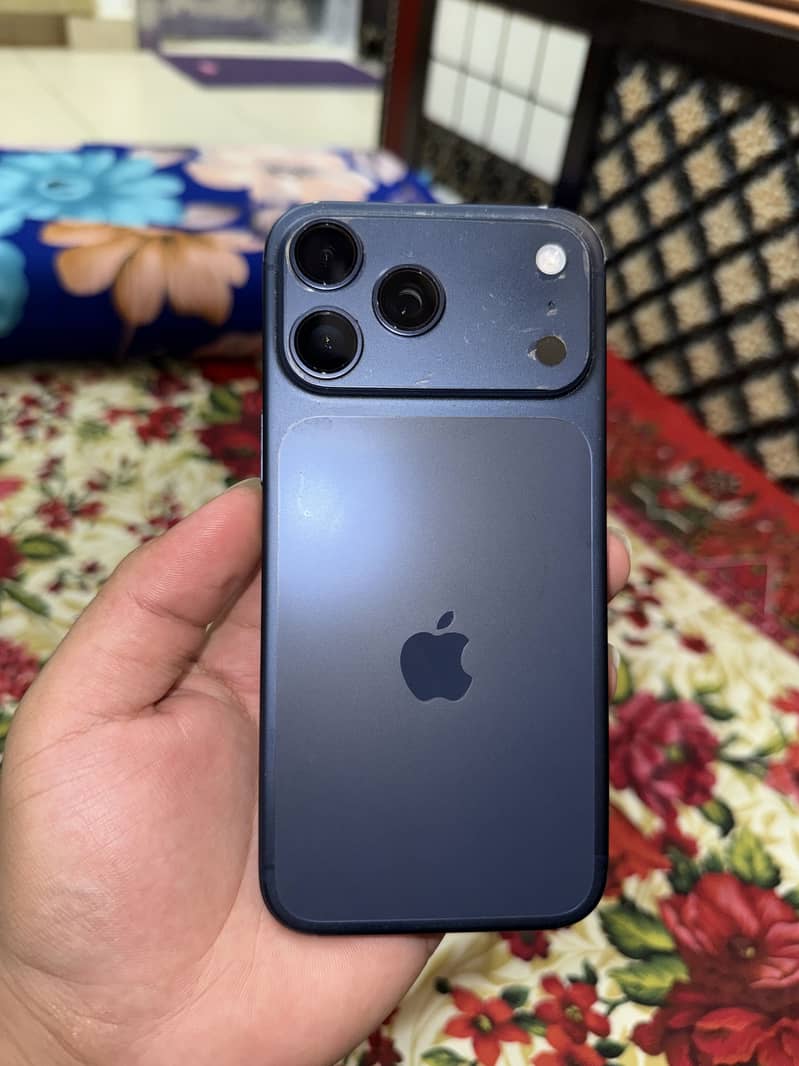 Apple iPhone 17 Pro Max 0