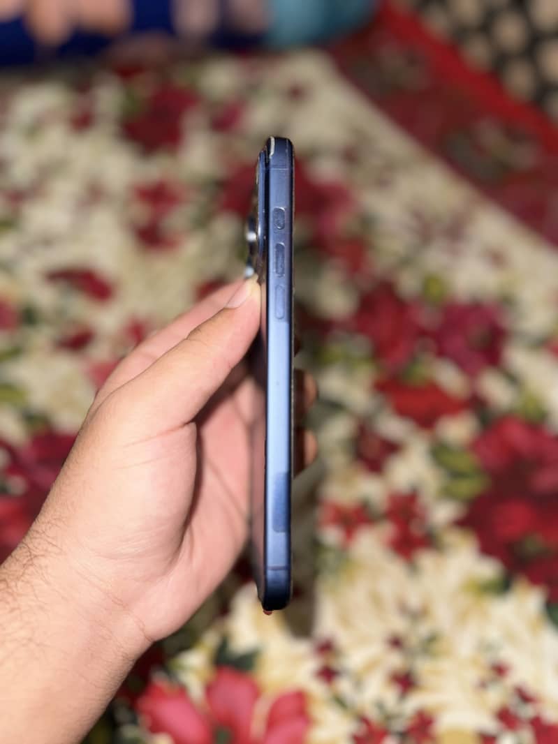 Apple iPhone 17 Pro Max 7