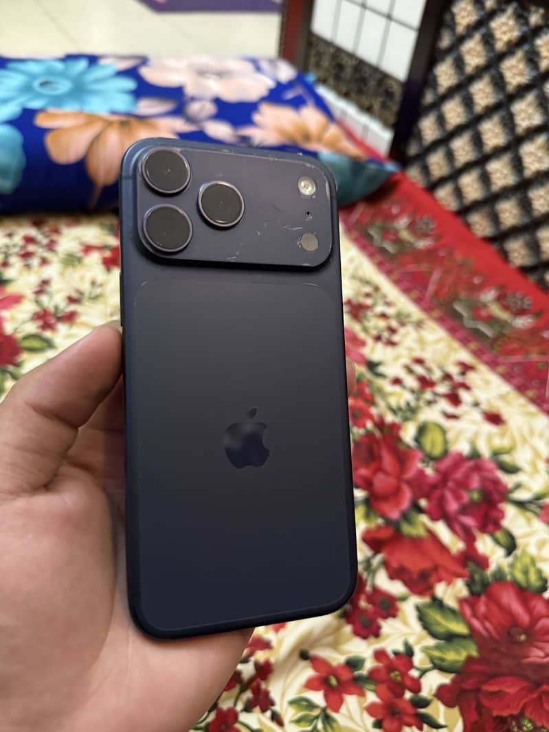 Apple iPhone 17 Pro Max 10