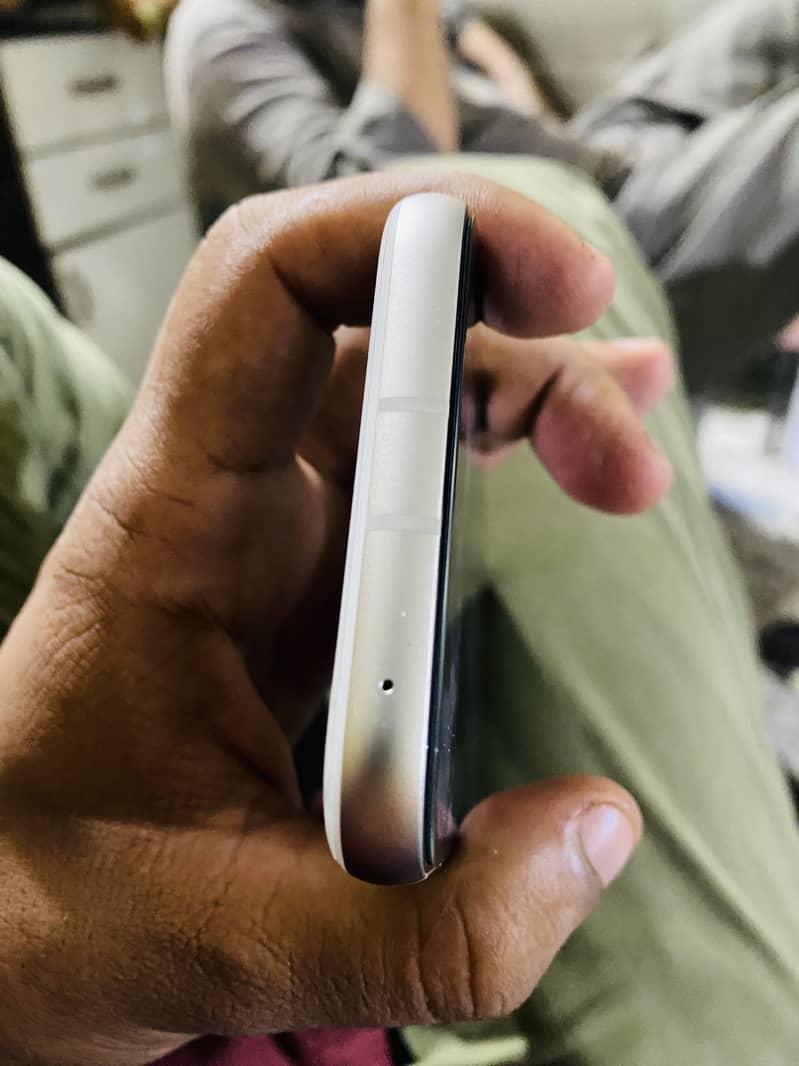 Google Pixel 8a 1