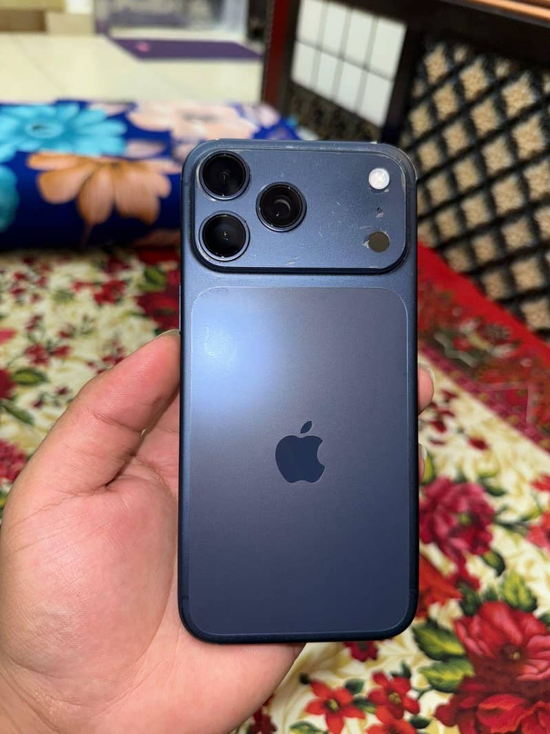 Apple iPhone 17 Pro Max 2
