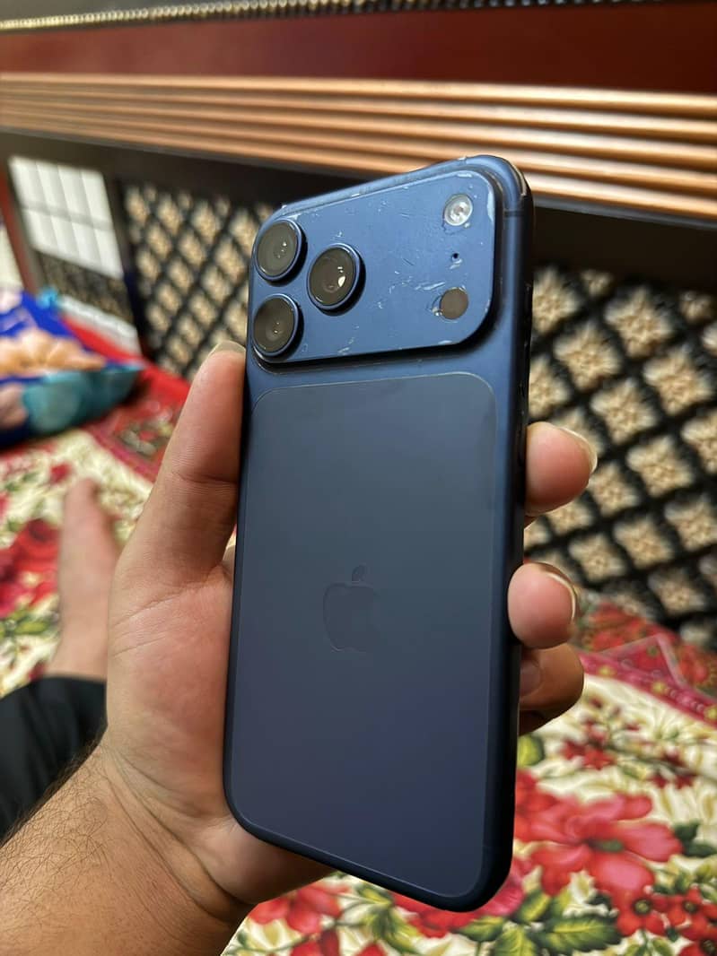 Apple iPhone 17 Pro Max 5