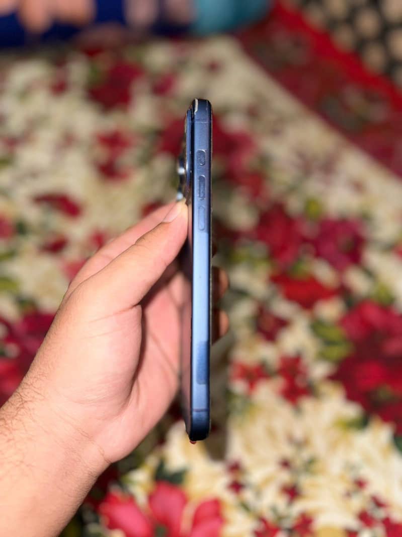 Apple iPhone 17 Pro Max 6