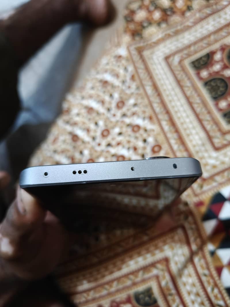 Xiaomi Redmi Note 13 Pro Plus 4