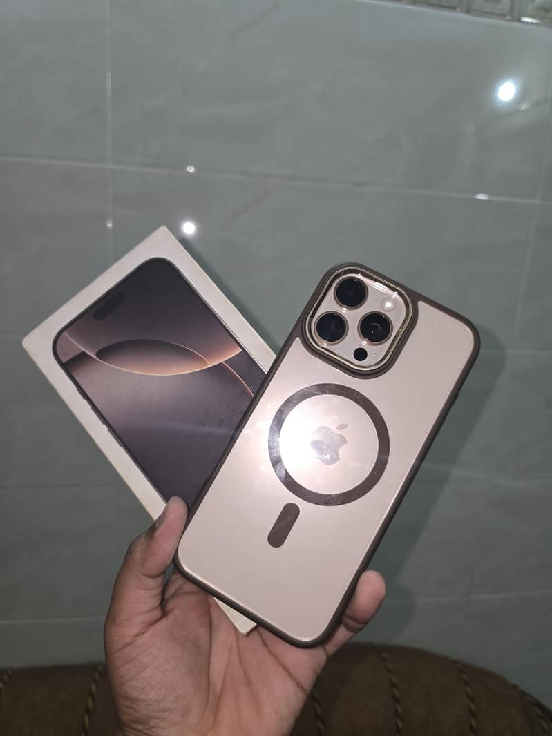 Apple iPhone 16 Pro Max 0