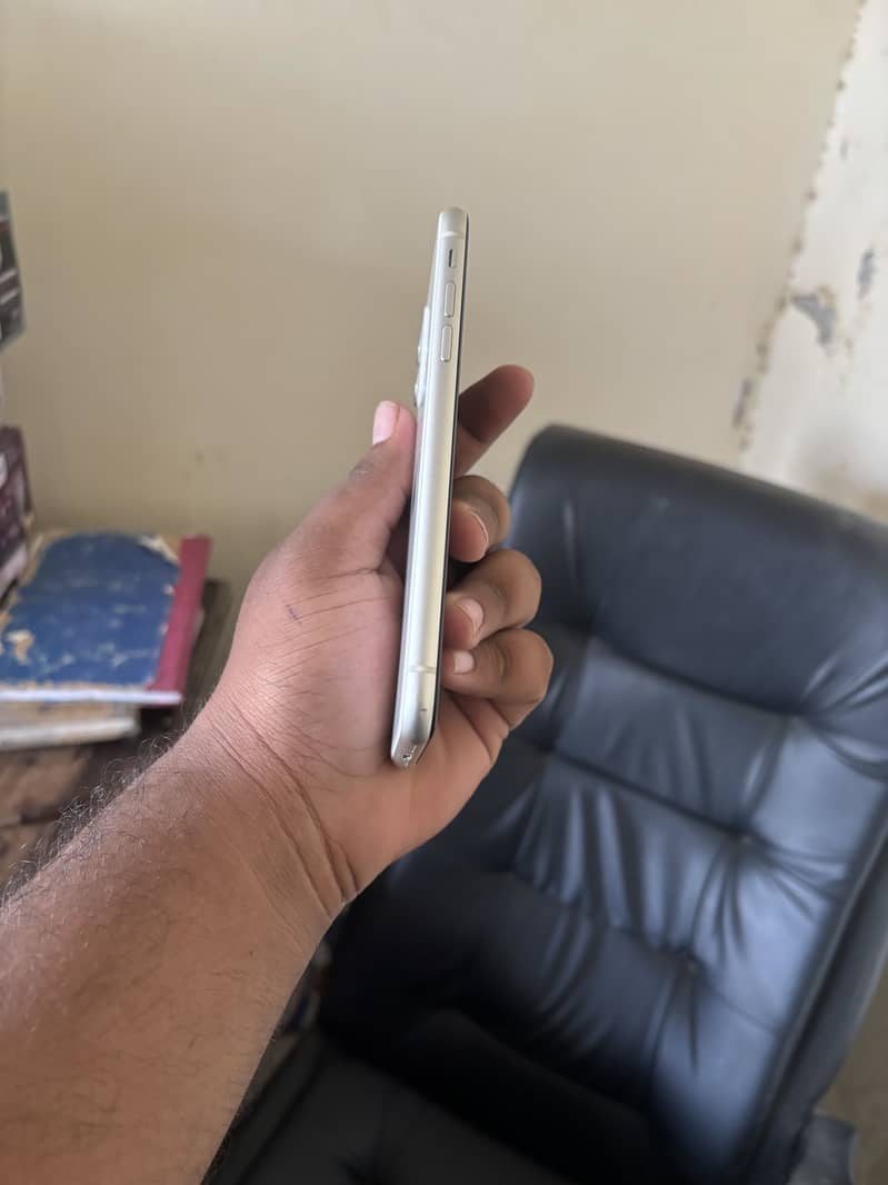 Apple iPhone 11 2