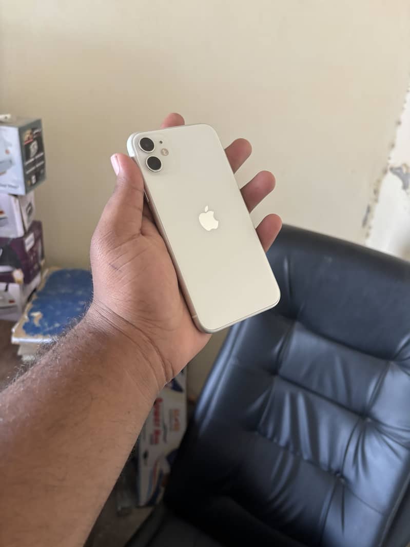Apple iPhone 11 3