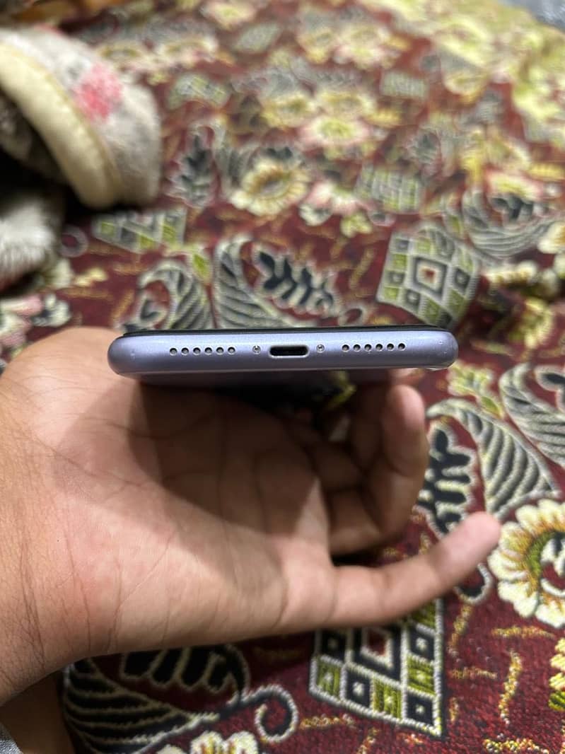iPhone 11 2