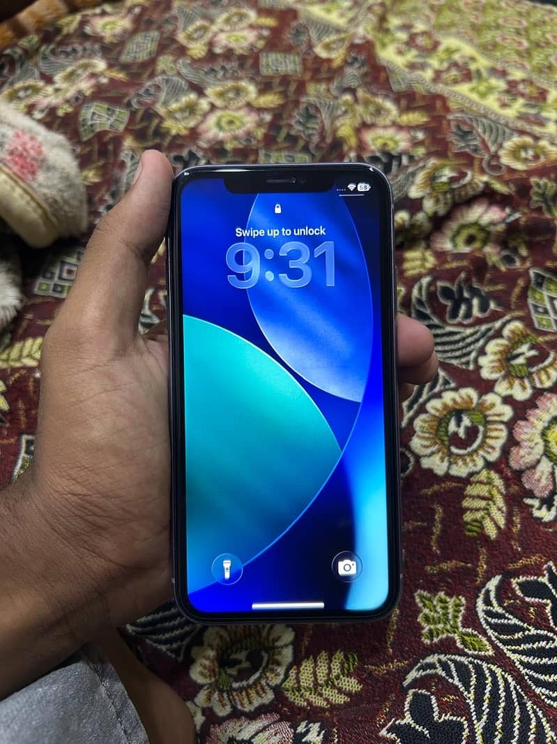 iPhone 11 4
