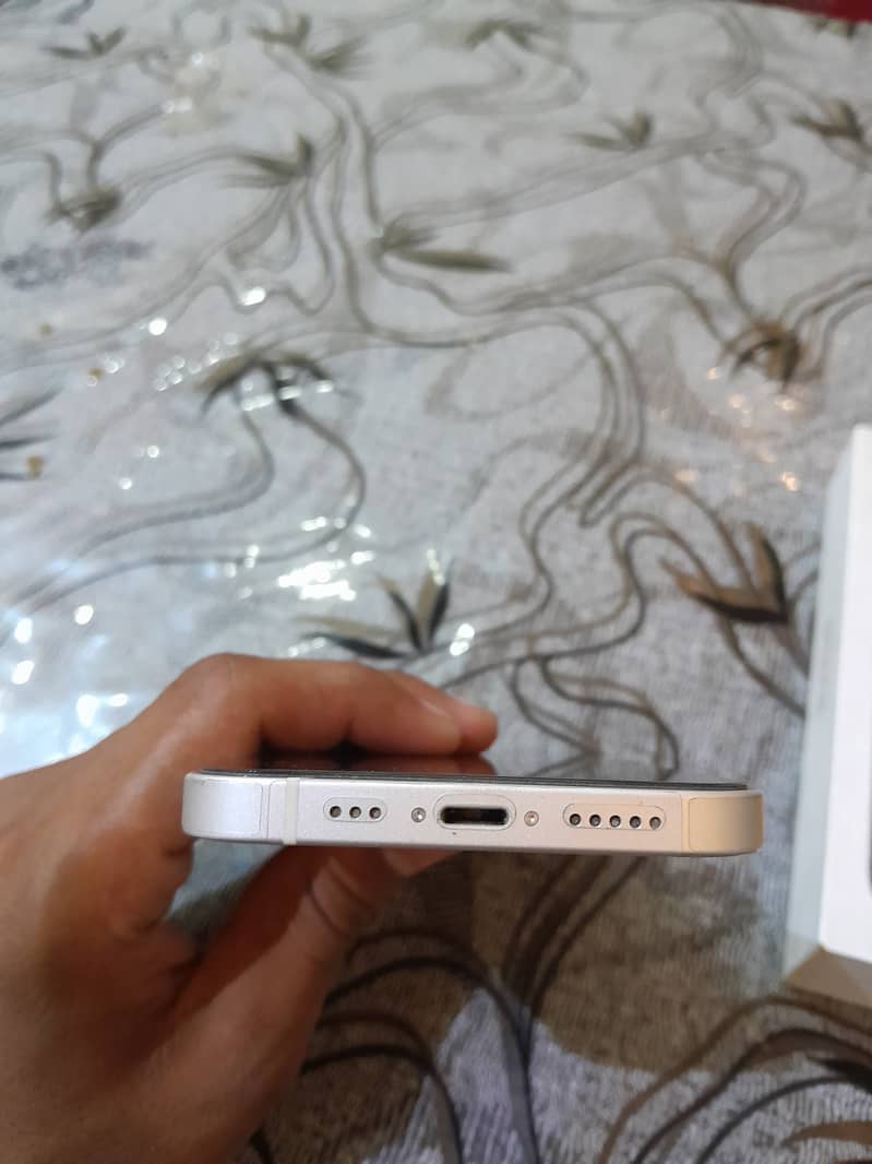Apple iPhone 12 1