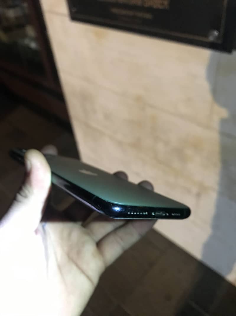 iPhone 11 Pro Max 3