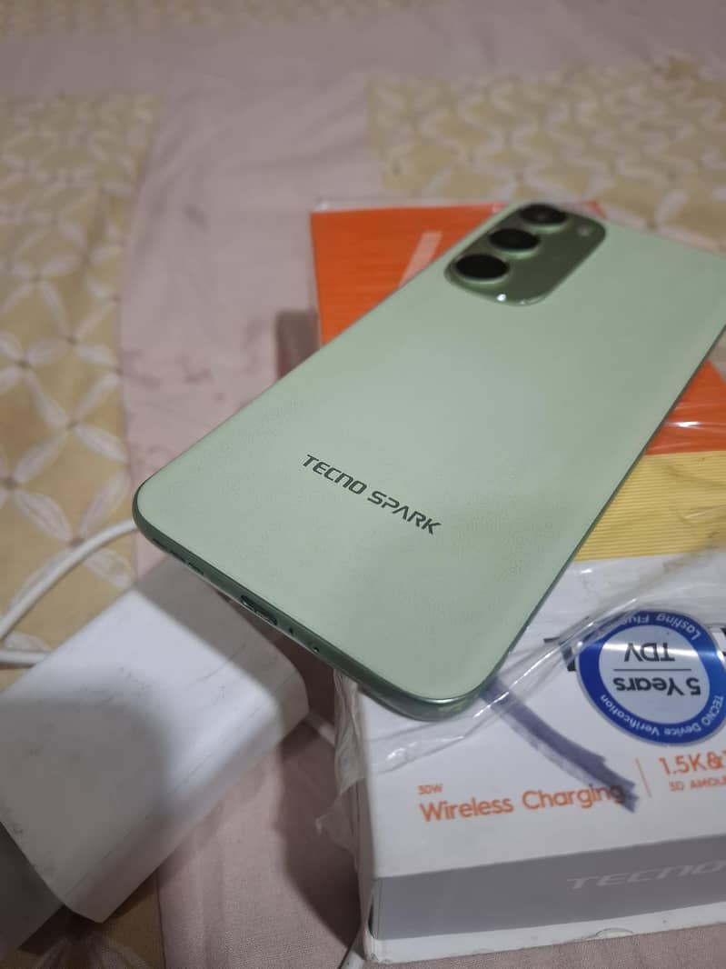 Tecno  Spark 40pro plus 0