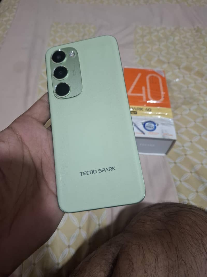 Tecno  Spark 40pro plus 3