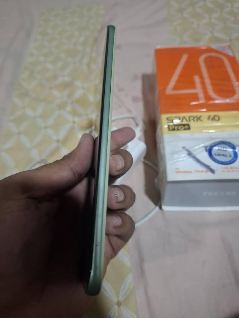 Tecno  Spark 40pro plus 4