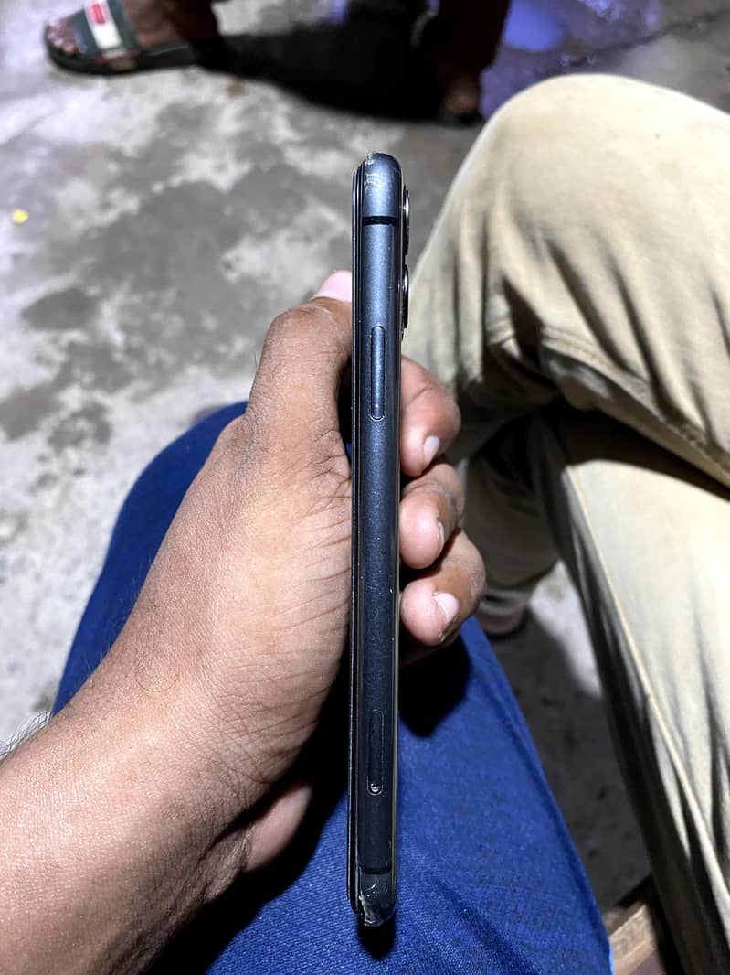 Apple iPhone 11 2