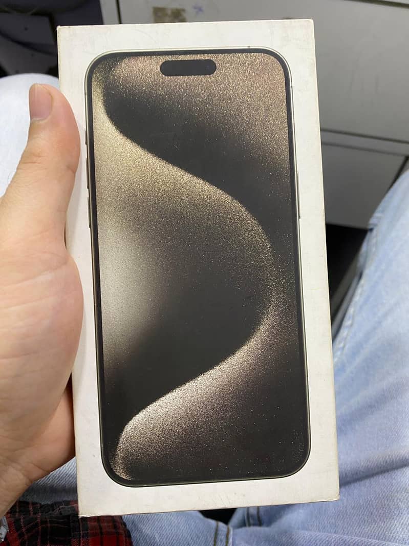 Apple iPhone 15 Pro Max 2