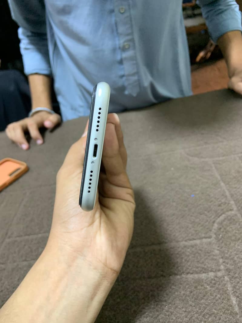 Apple iPhone 11 2