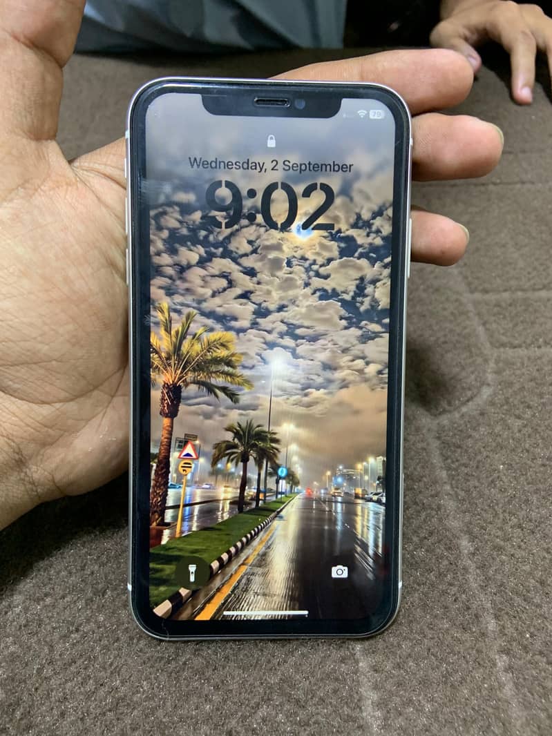 Apple iPhone 11 3