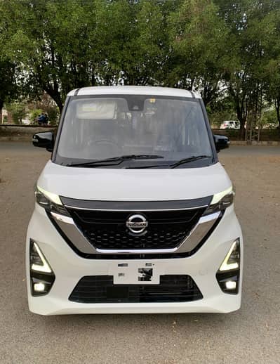 Nissan Dayz Roox Highwastar S hybrid Turbo Urgent sale