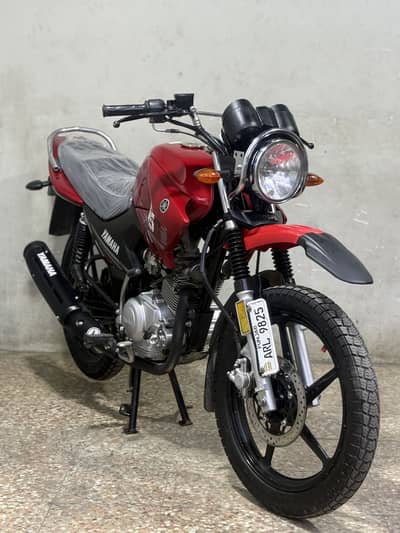 Yamaha ybr125g 2023 model ( low millage )