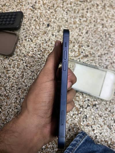 Apple iPhone 12
