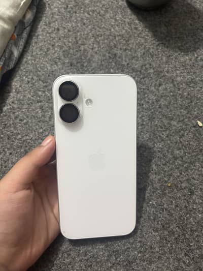 Apple iPhone 16