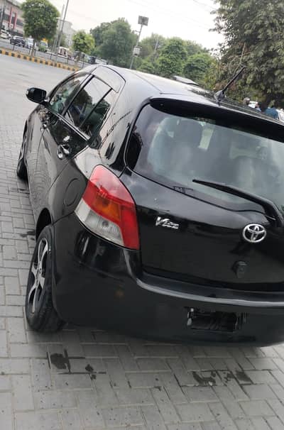 Toyota Vitz 2010 push start (full option)