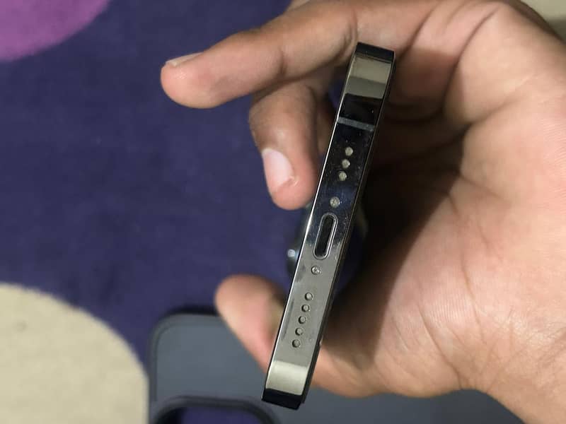 Apple iPhone 13 Pro 2