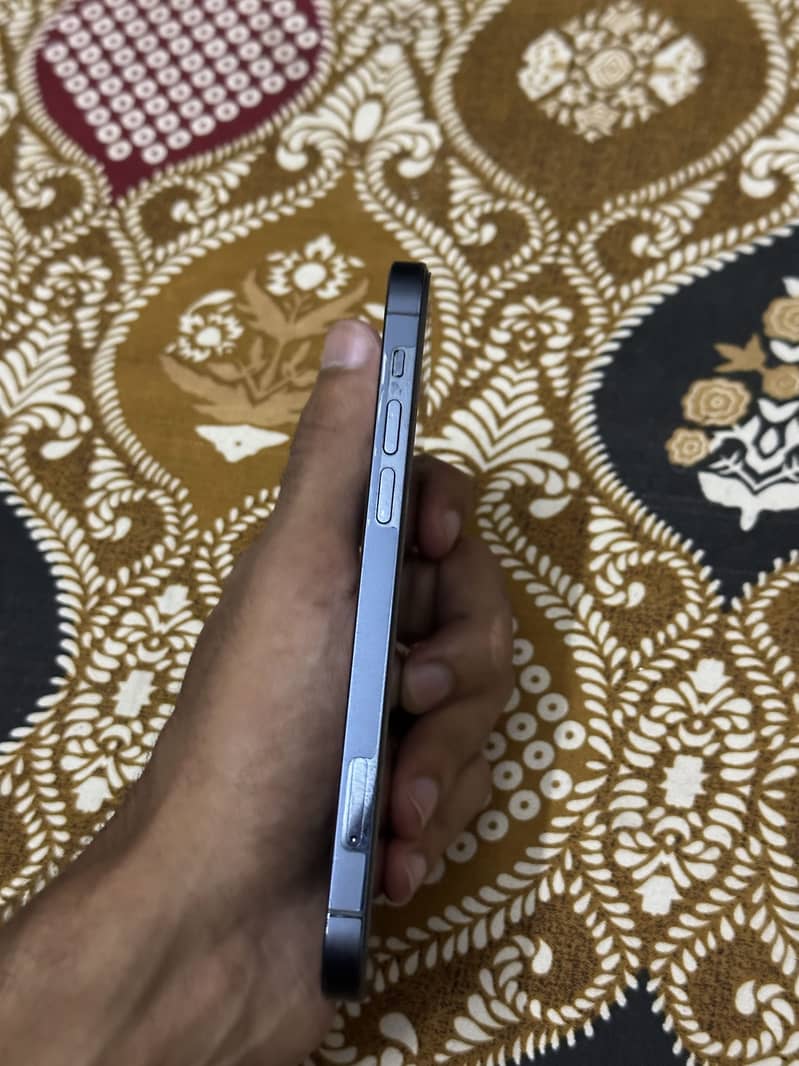 Apple iPhone 12 Pro 2