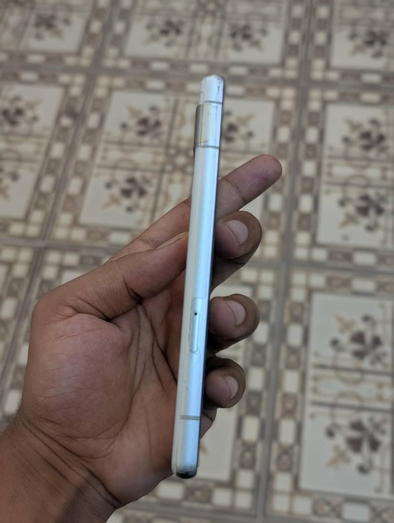 Google Pixel 7a 5